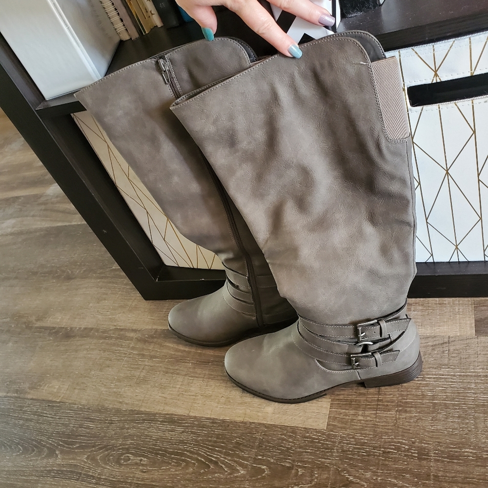 Maurices Boots Size 9 wide calf